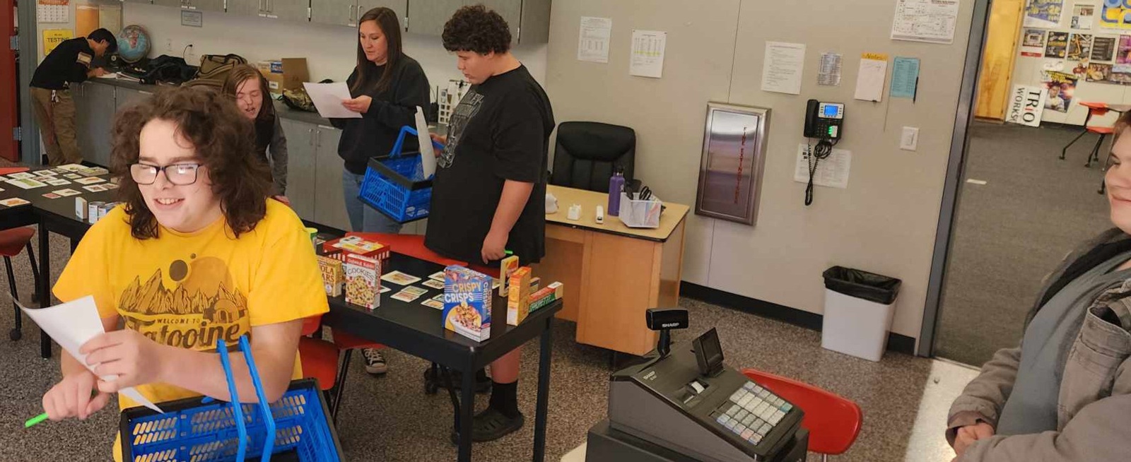 Hayfork High School Students learn about food planning on a budget